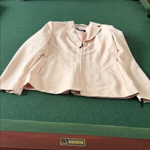 DKNY Light Pink Blazer.  ‎ CAJA. # 6 A